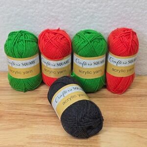 Crafters Square Acrylic Yarn 5 Skeins Lot 2.1 Ounce‎ 132 yards Green Red Gray